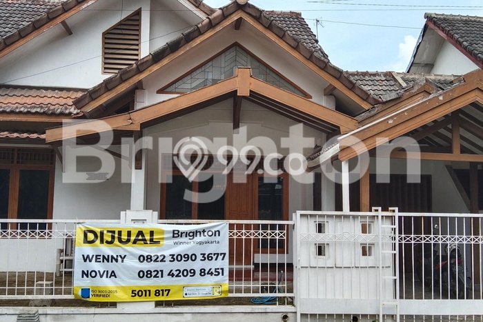 Rumah Modern Minimalis 3 KT Bisa Langsung Pindah di Sleman Rumah Modern Minimalis 3 KT Bisa Langsung Pindah di Sleman