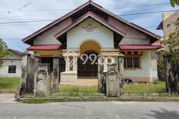 Dijual Cepat Rumah Bagus Siap Huni LB 180m2 di Marpoyan Damai, Pekanbaru Dijual Cepat Rumah Bagus Siap Huni LB 180m2 di Marpoyan Damai, Pekanbaru