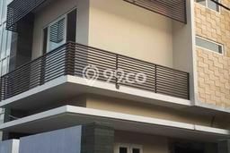 HOT LISTING! Rumah Siap Huni di Citra Garden, Jakarta Barat, Luas 150m² Bangunan 300m² HOT LISTING! Rumah Siap Huni di Citra Garden, Jakarta Barat, Luas 150m² Bangunan 300m²