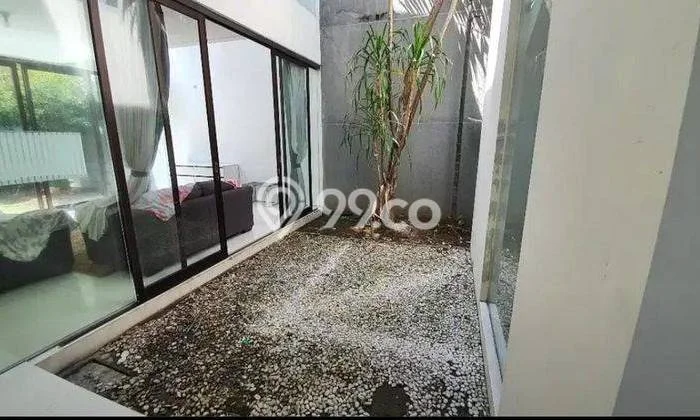 Jual Rumah Mewah Elegan Dengan View Eksklusif di Babatan, Surabaya Jual Rumah Mewah Elegan Dengan View Eksklusif di Babatan, Surabaya