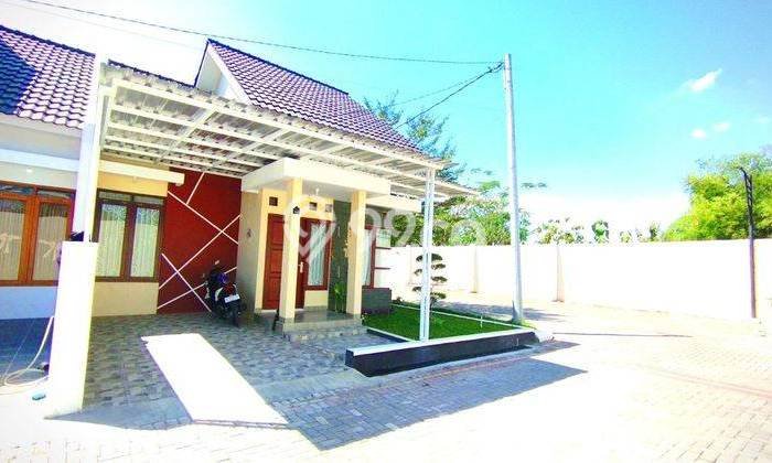 HUNIAN PREMIUM! Rumah di Mojolaban, 2 KT, Area Berkembang, LT 122m² Bangunan 64m² HUNIAN PREMIUM! Rumah di Mojolaban, 2 KT, Area Berkembang, LT 122m² Bangunan 64m²