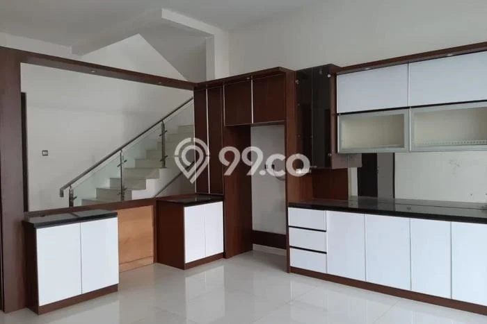 Sewa Rumah Harga Terjangkau di Taman Kopo Indah Bandung dengan 4 Kamar Tidur Sewa Rumah Harga Terjangkau di Taman Kopo Indah Bandung dengan 4 Kamar Tidur