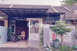 For Sale Rumah 2 Kamar Lokasi Ideal Bagus dan Strategis di Waru For Sale Rumah 2 Kamar Lokasi Ideal Bagus dan Strategis di Waru