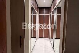 Hunian Mewah LB 260m2 Siap Pakai Desain Elegan di Bukit Sari, Semarang Hunian Mewah LB 260m2 Siap Pakai Desain Elegan di Bukit Sari, Semarang