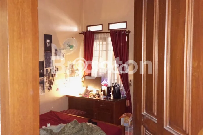Rumah Bagus di Soekarno Hatta, Malang, Luas Tanah 150m2m², LB 250m2m² Rumah Bagus di Soekarno Hatta, Malang, Luas Tanah 150m2m², LB 250m2m²
