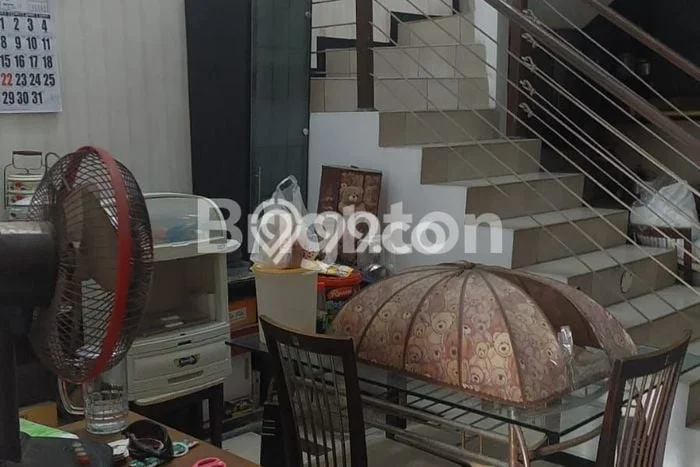 Rumah Modern Minimalis 4 KT Bisa Langsung Pindah di Wiyung Rumah Modern Minimalis 4 KT Bisa Langsung Pindah di Wiyung