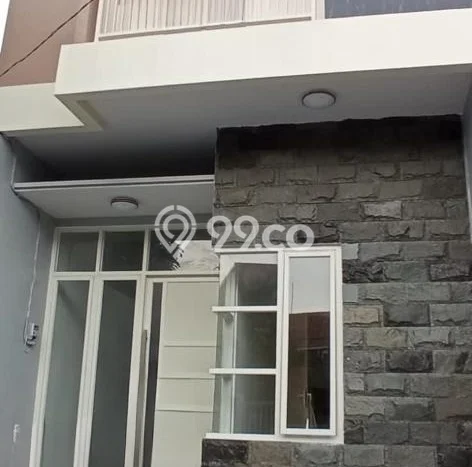 For Sale Rumah 3 Kamar Lokasi Ideal Nyaman dan Strategis di Rungkut For Sale Rumah 3 Kamar Lokasi Ideal Nyaman dan Strategis di Rungkut