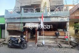 JUAL CEPAT! Rumah Siap Huni Area Strategis Kenjeran, Luas 63m² LB 110m² JUAL CEPAT! Rumah Siap Huni Area Strategis Kenjeran, Luas 63m² LB 110m²