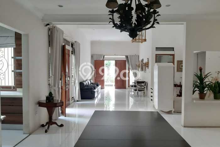 Rumah Elit LB 600m2 Siap Pakai Desain Elegan di Jati Padang, Jakarta Selatan Rumah Elit LB 600m2 Siap Pakai Desain Elegan di Jati Padang, Jakarta Selatan