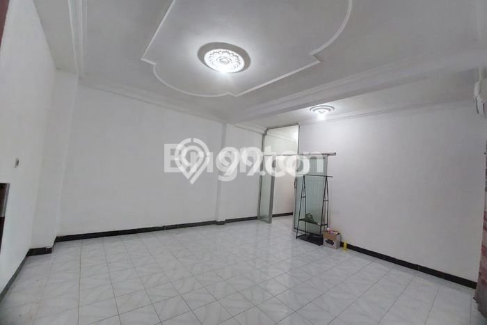DISEWAKAN RUMAH TINGGAL 2 1/2 LANTAI, SIAP HUNI, COCOK UNTUK MESS / KANTOR TAMANSARI BUKIT MUTIARA BALIKPAPAN / WIKA DISEWAKAN RUMAH TINGGAL 2 1/2 LANTAI, SIAP HUNI, COCOK UNTUK MESS / KANTOR TAMANSARI BUKIT MUTIARA BALIKPAPAN / WIKA