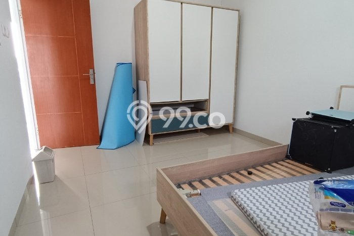 Disewakan! Rumah 3 Kamar Tidur &
2 Kamar Mandi di Sariwangi, Bandung Disewakan! Rumah 3 Kamar Tidur &
2 Kamar Mandi di Sariwangi, Bandung