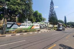 RUMAH BESAR TERAWAT TENGAH KOTA BARU DI DAERAH ISTIMEWA YOGYAKARTA RUMAH BESAR TERAWAT TENGAH KOTA BARU DI DAERAH ISTIMEWA YOGYAKARTA