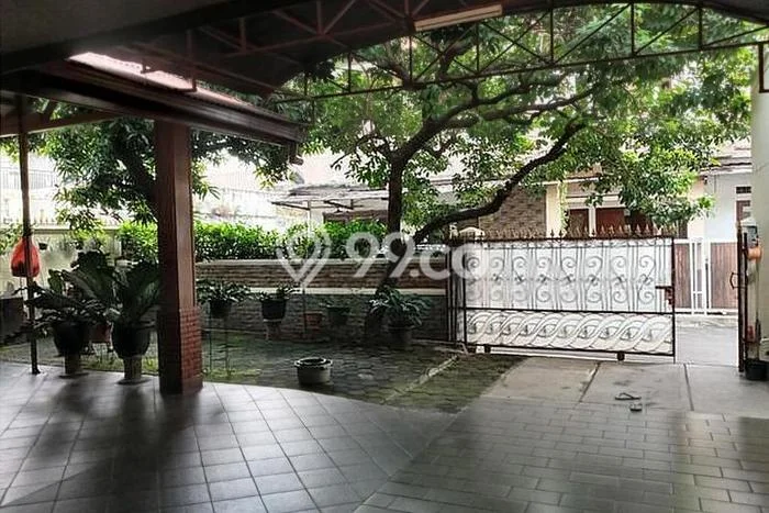 Jual Rumah Luas Megah Dengan View Eksklusif di Jatiwaringin, Bekasi Jual Rumah Luas Megah Dengan View Eksklusif di Jatiwaringin, Bekasi