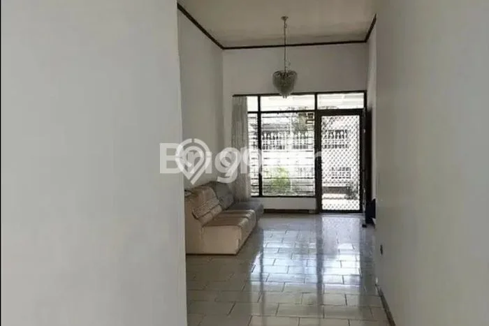 Rumah Eksklusif Dijual LT 300m2 di Gubeng, Surabaya Rumah Eksklusif Dijual LT 300m2 di Gubeng, Surabaya