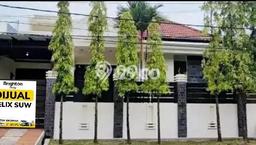 Hot Offer Hunian Mewah Ideal dan Luas di Wonocolo, Surabaya Hot Offer Hunian Mewah Ideal dan Luas di Wonocolo, Surabaya