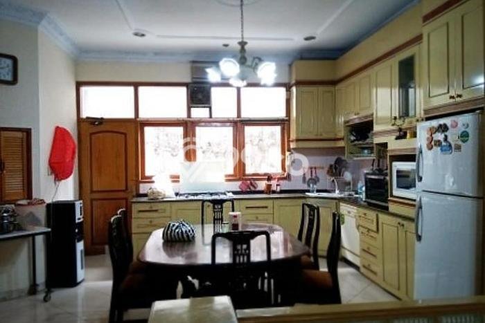 Siap Huni Hunian Elit 4 Kamar di Jatinegara Dekat ke Mana Pun Siap Huni Hunian Elit 4 Kamar di Jatinegara Dekat ke Mana Pun