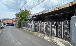 Rumah Nyaman 3 KT di Tebet, Jakarta Selatan - LT 139m² Rumah Nyaman 3 KT di Tebet, Jakarta Selatan - LT 139m²