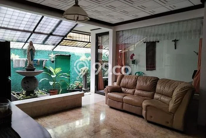 Jual Rumah Luas Elegan Dengan View Eksklusif di Tanjung Duren, Jakarta Barat Jual Rumah Luas Elegan Dengan View Eksklusif di Tanjung Duren, Jakarta Barat