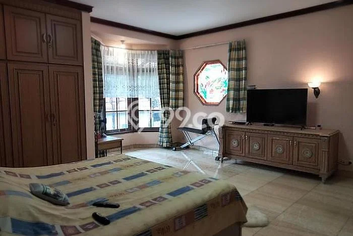 Jual Rumah Luas Elegan Dengan View Eksklusif di Tanjung Duren, Jakarta Barat Jual Rumah Luas Elegan Dengan View Eksklusif di Tanjung Duren, Jakarta Barat