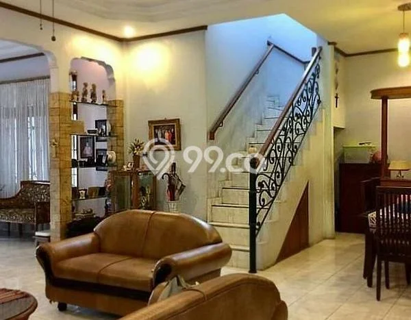 Jual Rumah Luas Elegan Dengan View Cantik di Bendungan Hilir, Jakarta Pusat Jual Rumah Luas Elegan Dengan View Cantik di Bendungan Hilir, Jakarta Pusat