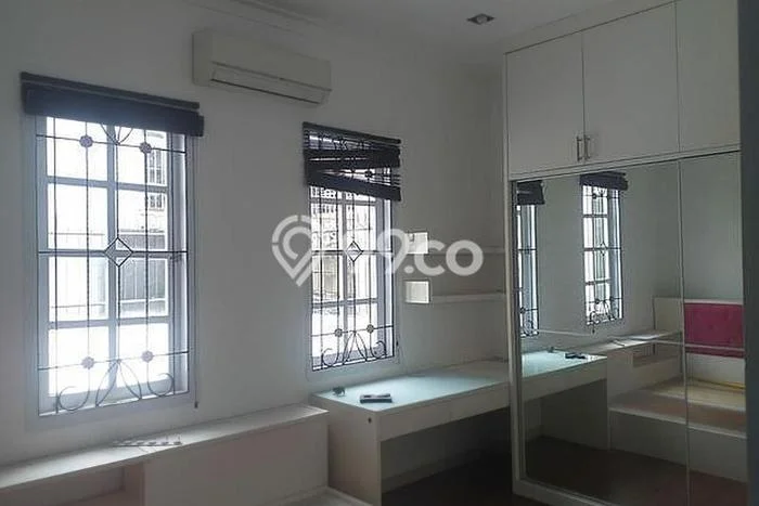 Rumah Modern 5 KT di Cibubur Bekasi Semi Furnished Rumah Modern 5 KT di Cibubur Bekasi Semi Furnished