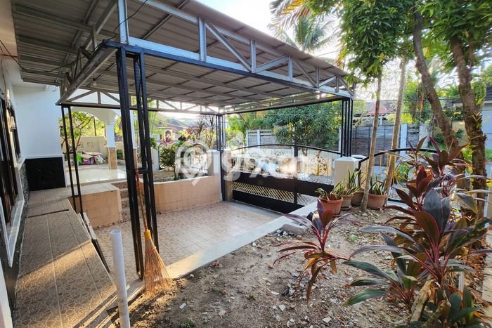 RUMAH MEWAH 1 1/2 LANTAI FULLY FURNISHED DI PERUMAHAN WIKA BALIKPAPAN RUMAH MEWAH 1 1/2 LANTAI FULLY FURNISHED DI PERUMAHAN WIKA BALIKPAPAN