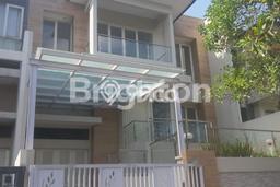 HUNIAN PILIHAN! Rumah di Jangli, 3 KT, Lingkungan Asri, LT 230m² Bangunan 400m² HUNIAN PILIHAN! Rumah di Jangli, 3 KT, Lingkungan Asri, LT 230m² Bangunan 400m²