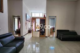 Rumah Elit LB 158m2 Siap Pakai Desain Elegan di Kota Baru Parahyangan, Bandung Rumah Elit LB 158m2 Siap Pakai Desain Elegan di Kota Baru Parahyangan, Bandung