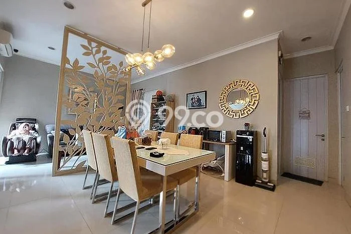 For Sale! Luxury House LT 160m2 Desain Elegan di Grand Wisata For Sale! Luxury House LT 160m2 Desain Elegan di Grand Wisata