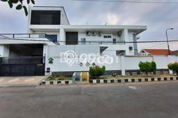 Rumah Elit LB 450m2 Siap Huni Desain Elegan di Dharma Husada, Surabaya Rumah Elit LB 450m2 Siap Huni Desain Elegan di Dharma Husada, Surabaya