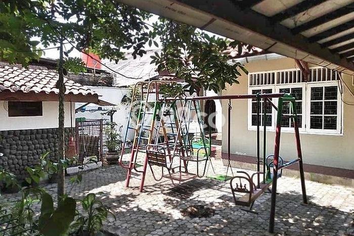 Siap Huni Hunian Elit 9 Kamar di Ciracas Dekat ke Mana Pun Siap Huni Hunian Elit 9 Kamar di Ciracas Dekat ke Mana Pun