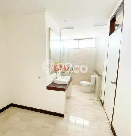 Hunian Elit LB 370m2 Siap Pakai Desain Elegan di Hegarmanah, Bandung Hunian Elit LB 370m2 Siap Pakai Desain Elegan di Hegarmanah, Bandung