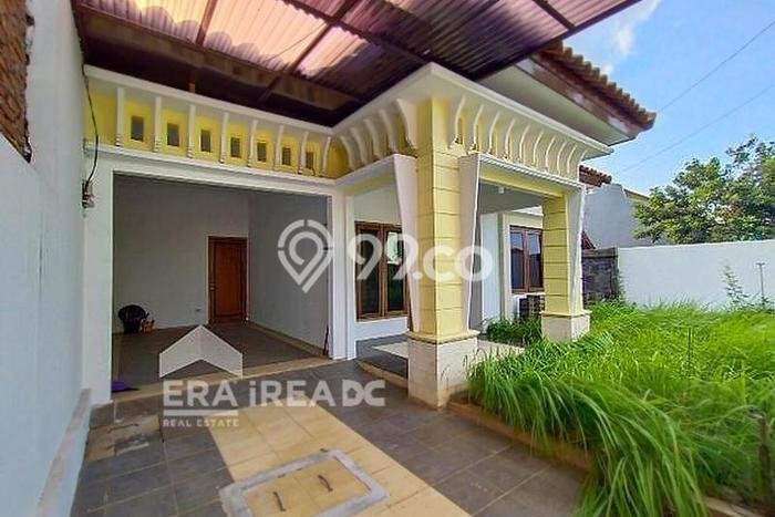 Rumah di Semarang Barat, LT 200m², Bangunan 200m² Rumah di Semarang Barat, LT 200m², Bangunan 200m²