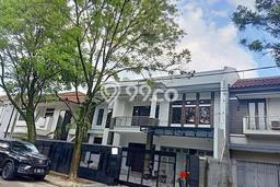 Rumah Strategis Batununggal, Bandung, Luas 300m2m² Bangunan 225m2m² Rumah Strategis Batununggal, Bandung, Luas 300m2m² Bangunan 225m2m²