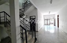 Siap Huni Rumah Mewah 5 Kamar di Senen Dekat ke Mana Saja Siap Huni Rumah Mewah 5 Kamar di Senen Dekat ke Mana Saja