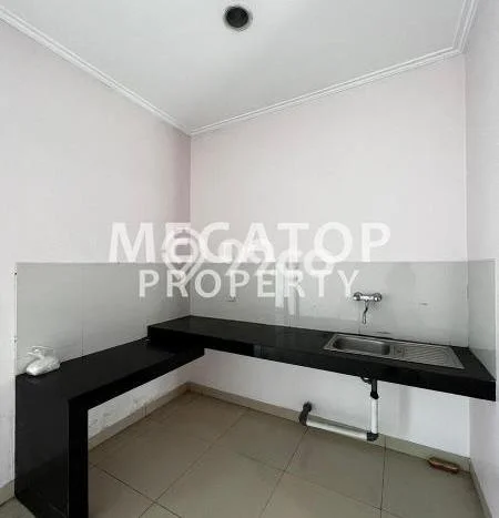 LOKASI TERBAIK! Rumah di Cipondoh, 3 KT, Area Premium, LT 96m² Bangunan 102m² LOKASI TERBAIK! Rumah di Cipondoh, 3 KT, Area Premium, LT 96m² Bangunan 102m²