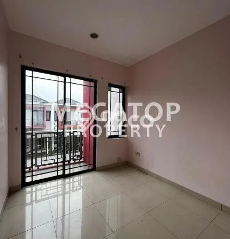 LOKASI TERBAIK! Rumah di Cipondoh, 3 KT, Area Premium, LT 96m² Bangunan 102m² LOKASI TERBAIK! Rumah di Cipondoh, 3 KT, Area Premium, LT 96m² Bangunan 102m²