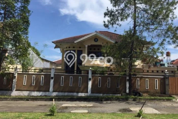 Rumah Siap Pakai area Parongpong, Bandung Barat, Luas 750m2m² Bangunan 300m2m² Rumah Siap Pakai area Parongpong, Bandung Barat, Luas 750m2m² Bangunan 300m2m²