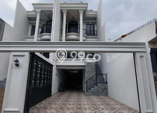 Rumah Mewah LB 220m2 Siap Pakai Desain Elegan di Jati Padang, Jakarta Selatan Rumah Mewah LB 220m2 Siap Pakai Desain Elegan di Jati Padang, Jakarta Selatan