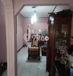 For Sale Hunian Rumah Terawat 4 Kamar di Pondok Kelapa, Jakarta Timur For Sale Hunian Rumah Terawat 4 Kamar di Pondok Kelapa, Jakarta Timur