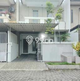 GOOD DEAL! Rumah Premium di Manyar, Luas 81m2m² Bangunan 90m2m² GOOD DEAL! Rumah Premium di Manyar, Luas 81m2m² Bangunan 90m2m²