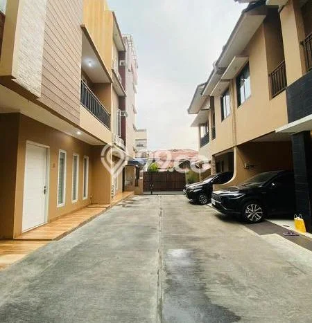 Rumah Asri area Pejaten, 3 KM, Akses Mudah Rumah Asri area Pejaten, 3 KM, Akses Mudah