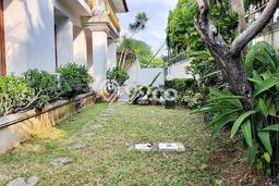 For Sale! Premium House LT 700m2 Desain Elegan di Simprug For Sale! Premium House LT 700m2 Desain Elegan di Simprug