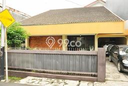 Rumah Lama Satu Lantai di Kebayoran Baru, Selangkah Ke Scbd Rumah Lama Satu Lantai di Kebayoran Baru, Selangkah Ke Scbd