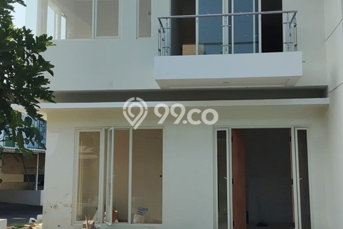 Jual Rumah Mewah Megah Dengan View Cantik di Babatan, Surabaya Jual Rumah Mewah Megah Dengan View Cantik di Babatan, Surabaya