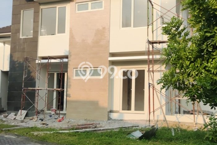 Jual Rumah Mewah Megah Dengan View Cantik di Babatan, Surabaya Jual Rumah Mewah Megah Dengan View Cantik di Babatan, Surabaya