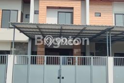 Rumah Lingkungan Asri kawasan Rungkut, Surabaya, Luas 100m2m² LB 110m2m² Rumah Lingkungan Asri kawasan Rungkut, Surabaya, Luas 100m2m² LB 110m2m²