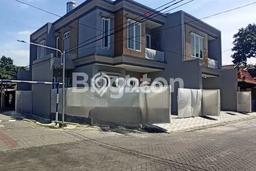 KESEMPATAN EMAS! Rumah area Pondok Tjandra, Sidoarjo, Luas 83m² LB 140m² KESEMPATAN EMAS! Rumah area Pondok Tjandra, Sidoarjo, Luas 83m² LB 140m²