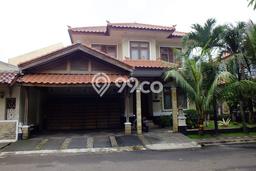 Rumah Dengan Interior Klasik dan Mewah Dikawasan Graha Taman, Bintaro Rumah Dengan Interior Klasik dan Mewah Dikawasan Graha Taman, Bintaro
