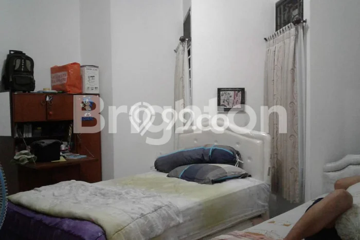 Hot Offer Hunian Mewah Ideal dan Luas di Wiyung, Surabaya Hot Offer Hunian Mewah Ideal dan Luas di Wiyung, Surabaya